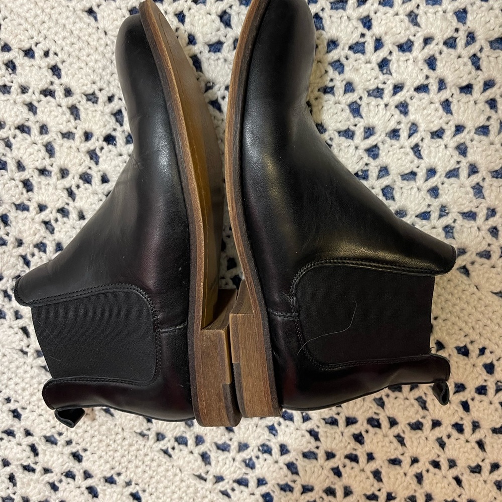 Wolverine black leather Chelsea boots size 7.5
